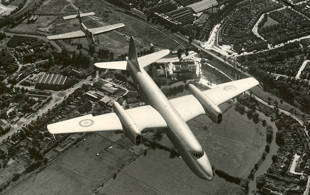 Short Sperrin with a Short Seamew ASW aircraft following close behind.